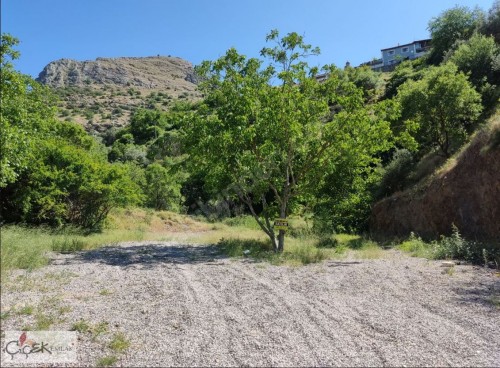 https://www.cicekemlaksoma.com/DARKALE'DE KÖYÜN ALTINDA DEFNE GARDEN DÜĞÜN SALONU KARŞISI 2.467 M2 SATILIK ARAZİ 1.500.000 ₺